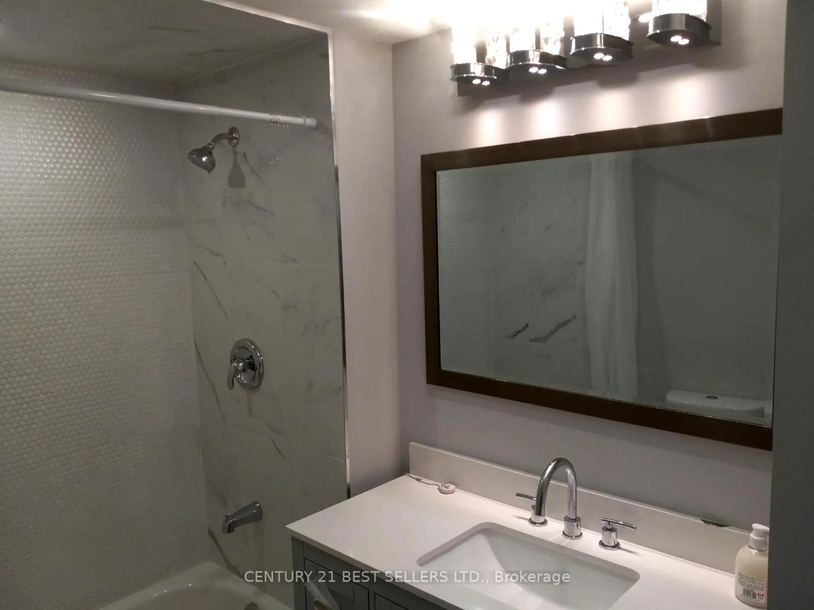 Photo 6 of Unit Upper, 216 Vaughan Road, Toronto, Humewood-Cedarvale — HOMEH