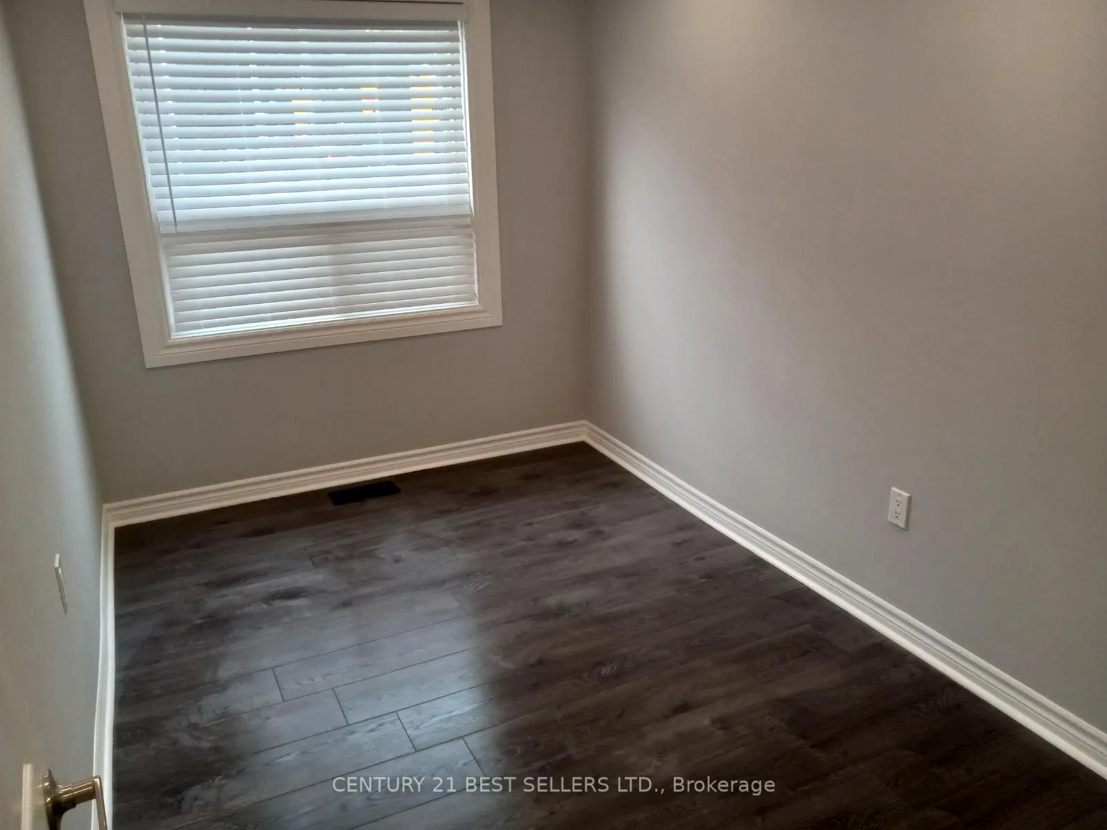 Photo 9 of Unit Upper, 216 Vaughan Road, Toronto, Humewood-Cedarvale — HOMEH