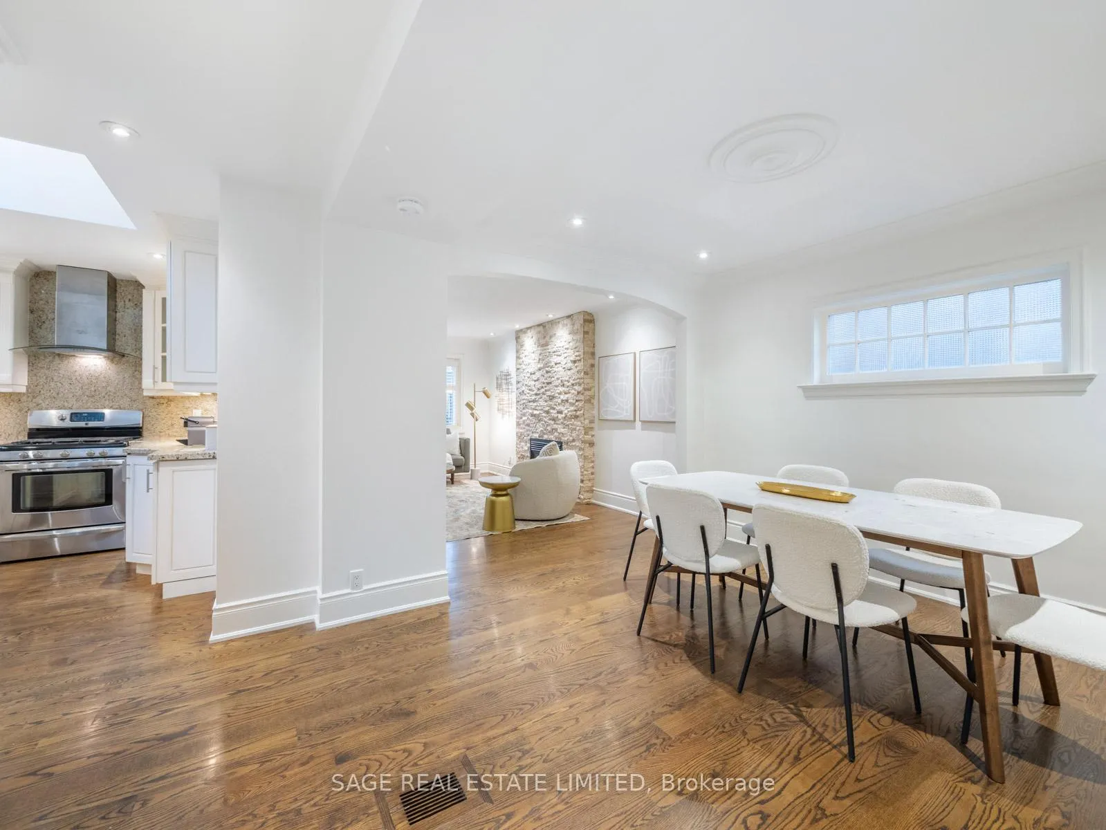 Photo 8 of 43 Lankin Boulevard, Toronto, East York — HOMEH