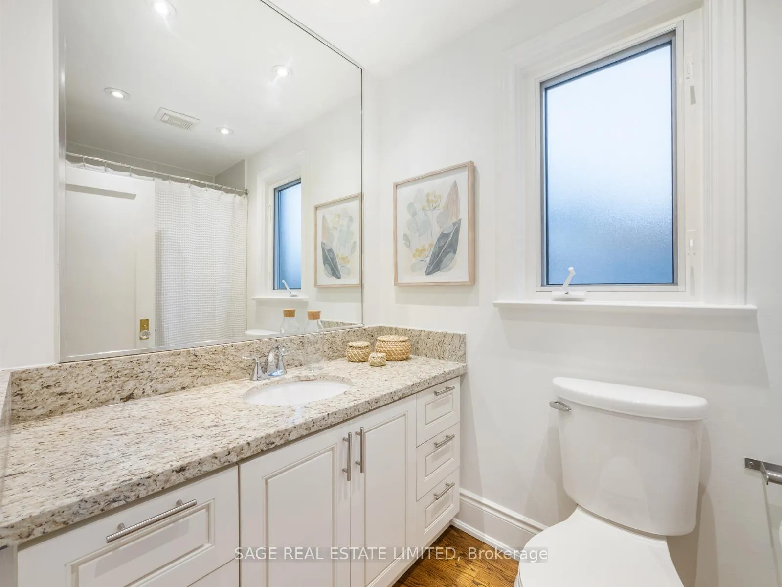 Photo 14 of 43 Lankin Boulevard, Toronto, East York — HOMEH