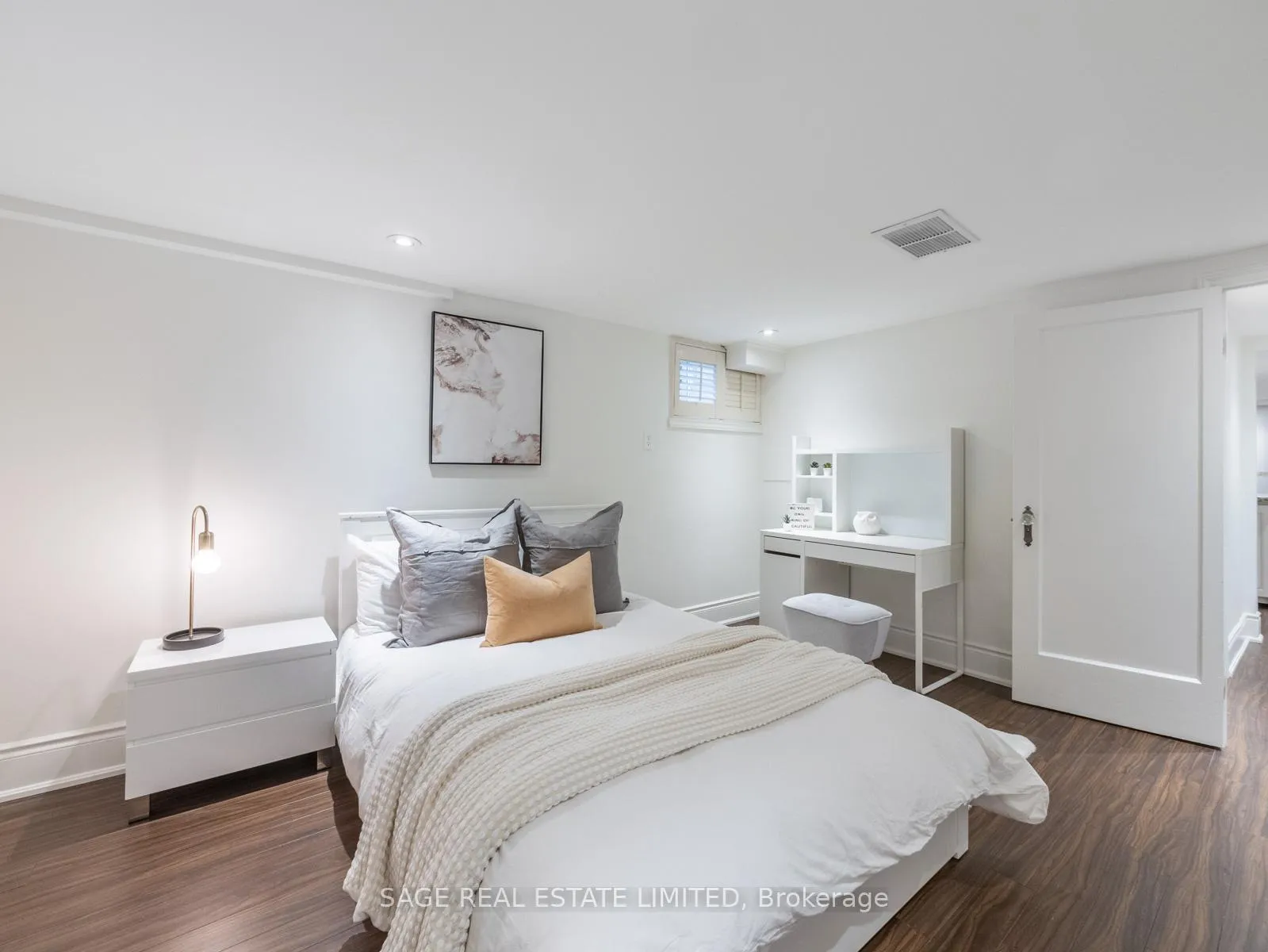Photo 21 of 43 Lankin Boulevard, Toronto, East York — HOMEH