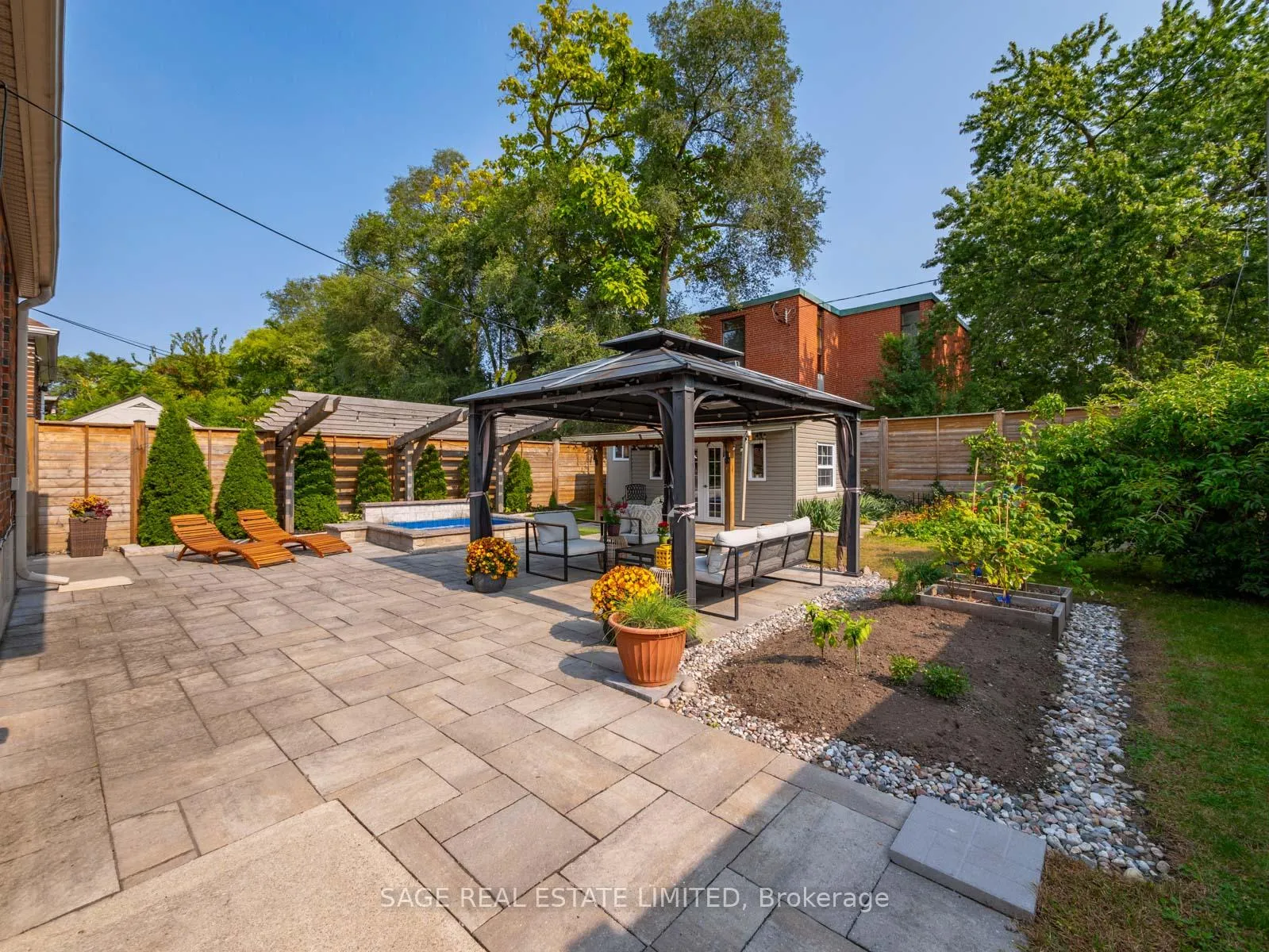Photo 29 of 43 Lankin Boulevard, Toronto, East York — HOMEH