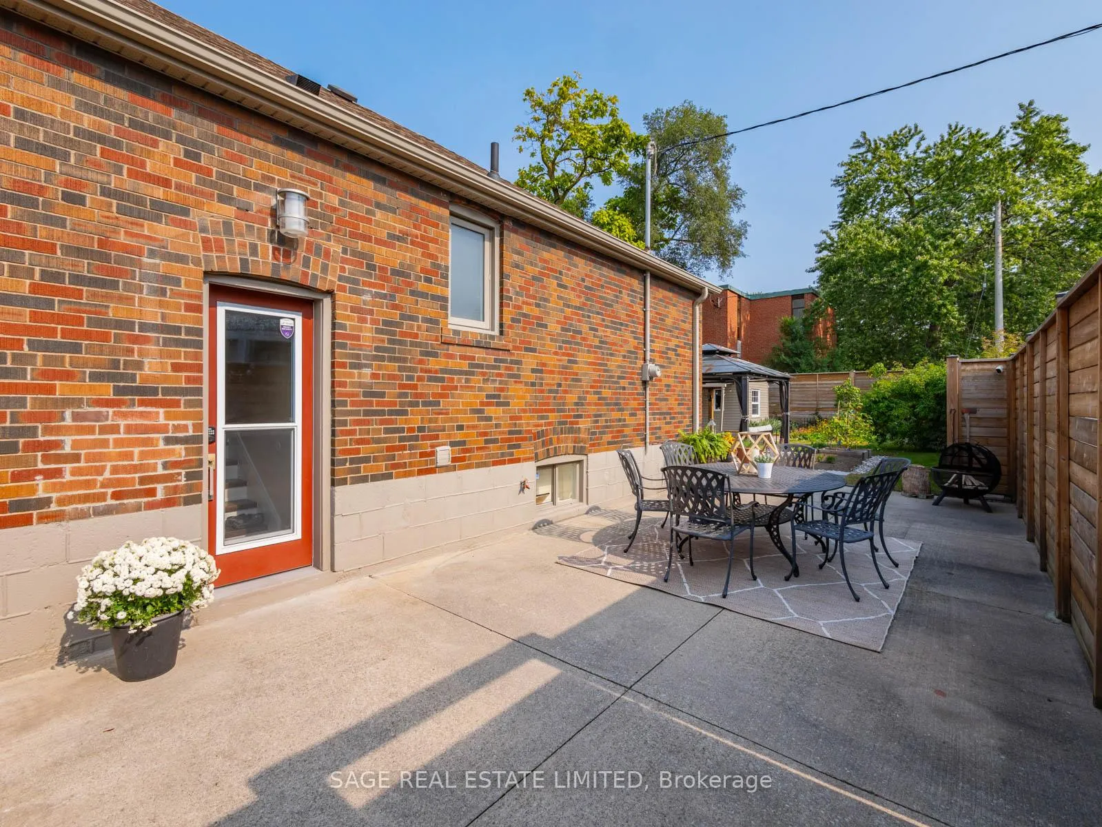 Photo 32 of 43 Lankin Boulevard, Toronto, East York — HOMEH