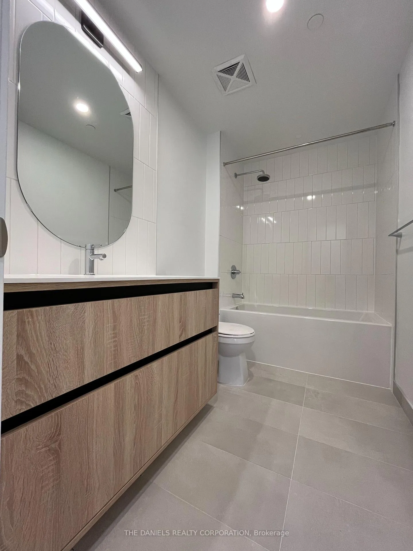Photo 9 of Unit 430, 8 Beverley Glen Boulevard, Vaughan, Beverley Glen — HOMEH