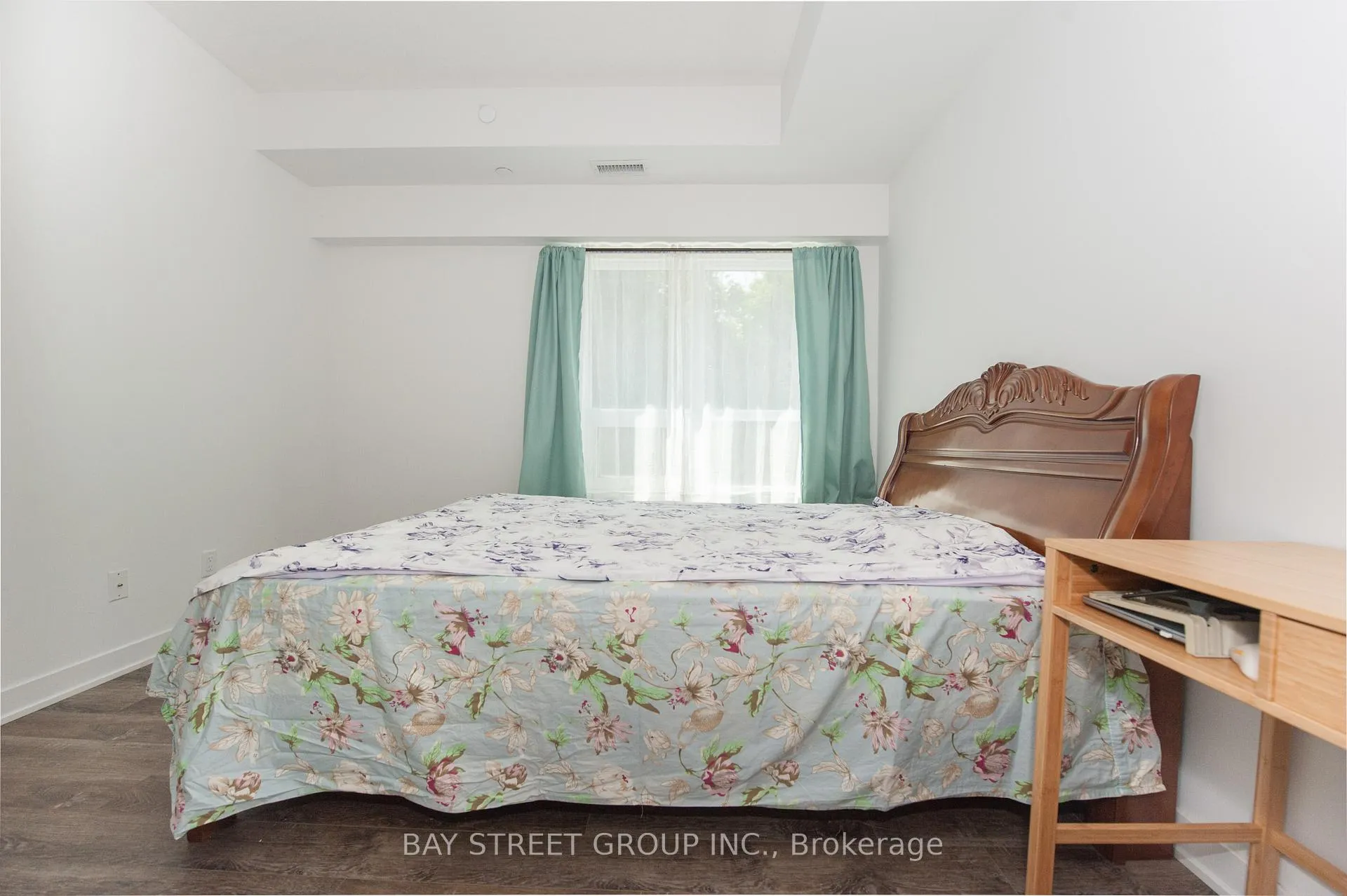 Photo 5 of 16 Markle Crescent, Hamilton, Ancaster — HOMEH
