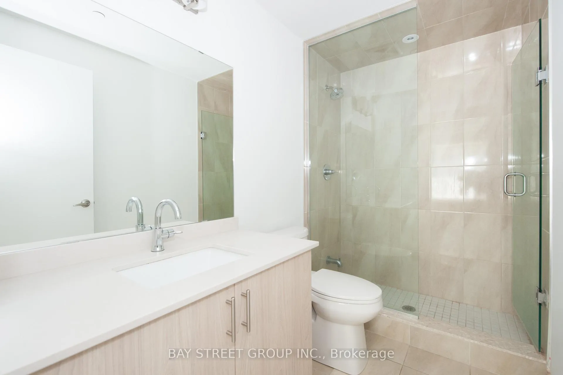Photo 6 of 16 Markle Crescent, Hamilton, Ancaster — HOMEH