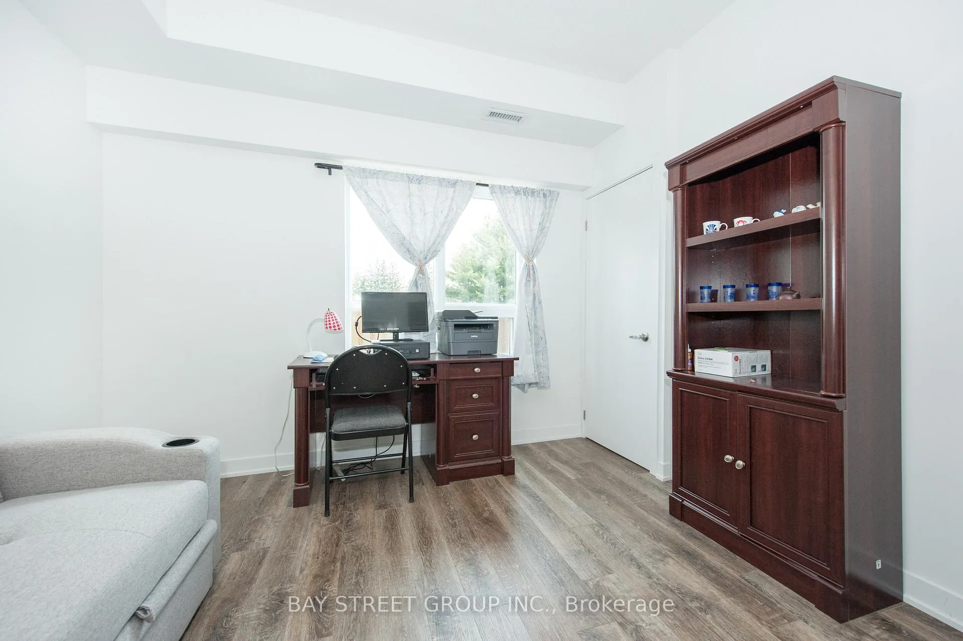 Photo 15 of 16 Markle Crescent, Hamilton, Ancaster — HOMEH