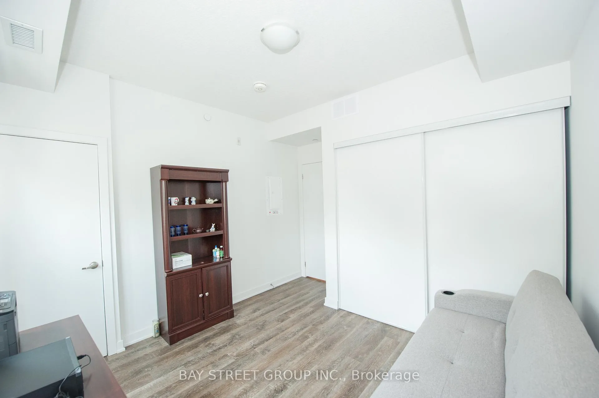 Photo 16 of 16 Markle Crescent, Hamilton, Ancaster — HOMEH