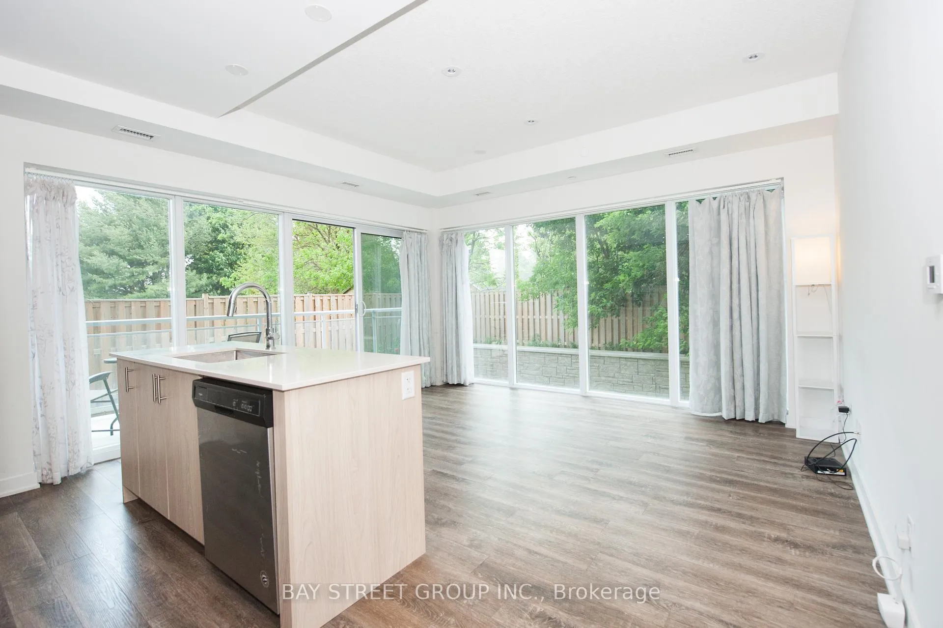 Photo 19 of 16 Markle Crescent, Hamilton, Ancaster — HOMEH