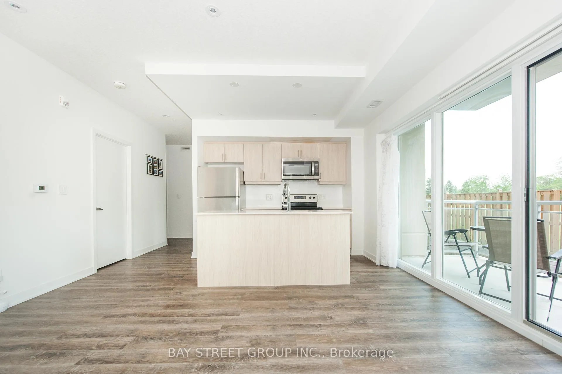 Photo 21 of 16 Markle Crescent, Hamilton, Ancaster — HOMEH