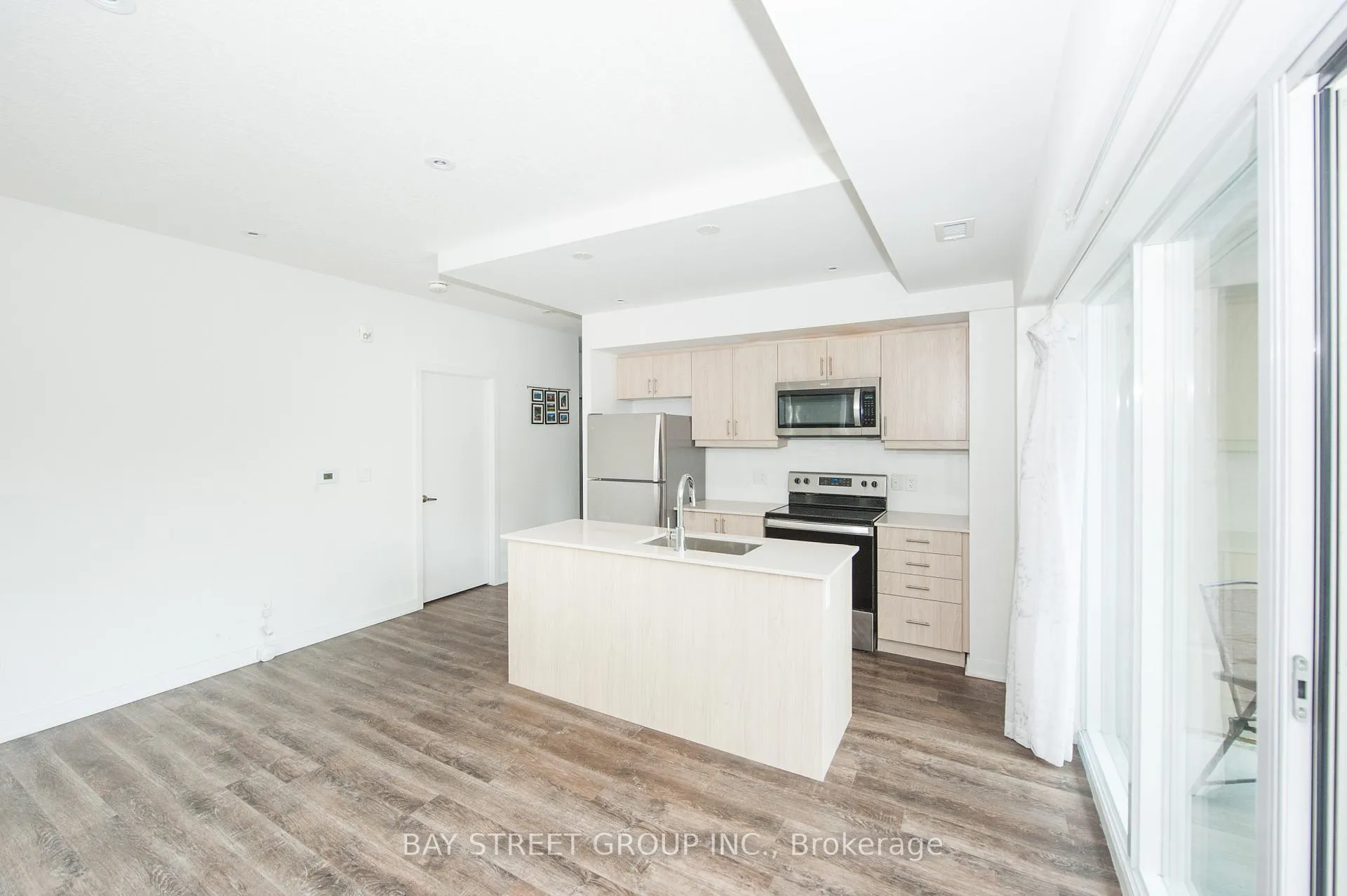 Photo 22 of 16 Markle Crescent, Hamilton, Ancaster — HOMEH