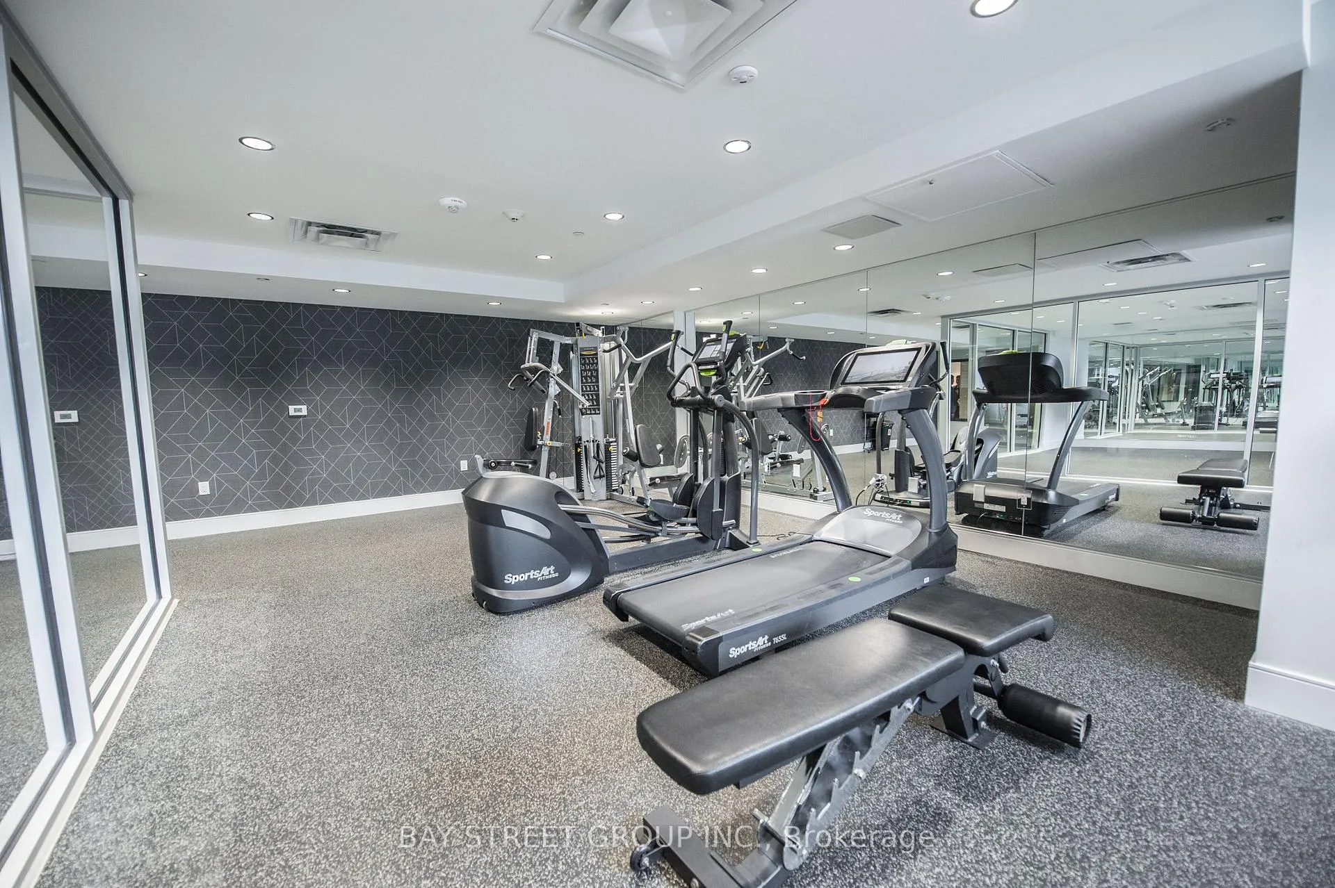 Photo 27 of 16 Markle Crescent, Hamilton, Ancaster — HOMEH