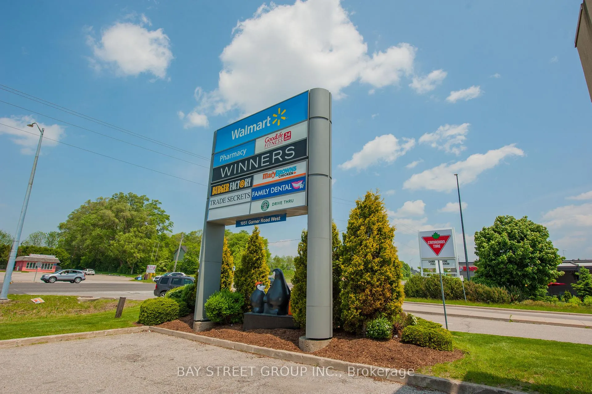 Photo 45 of 16 Markle Crescent, Hamilton, Ancaster — HOMEH