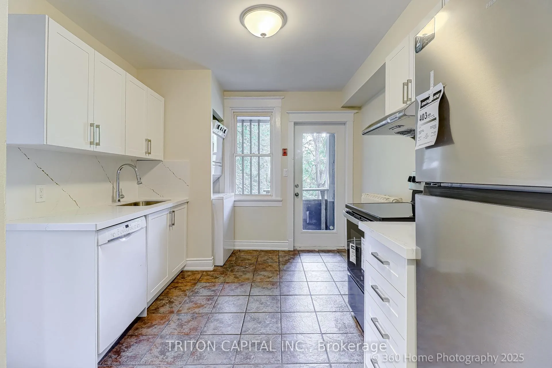Photo 1 of Unit 3rd floor, 2387 Queen St E Street, Toronto, The Beaches — HOMEH