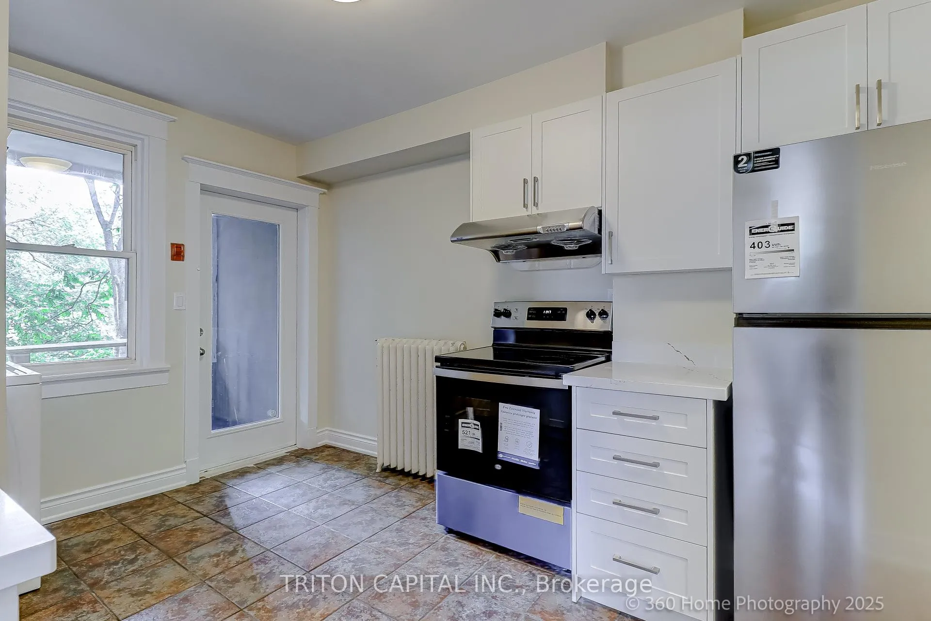 Photo 3 of Unit 3rd floor, 2387 Queen St E Street, Toronto, The Beaches — HOMEH