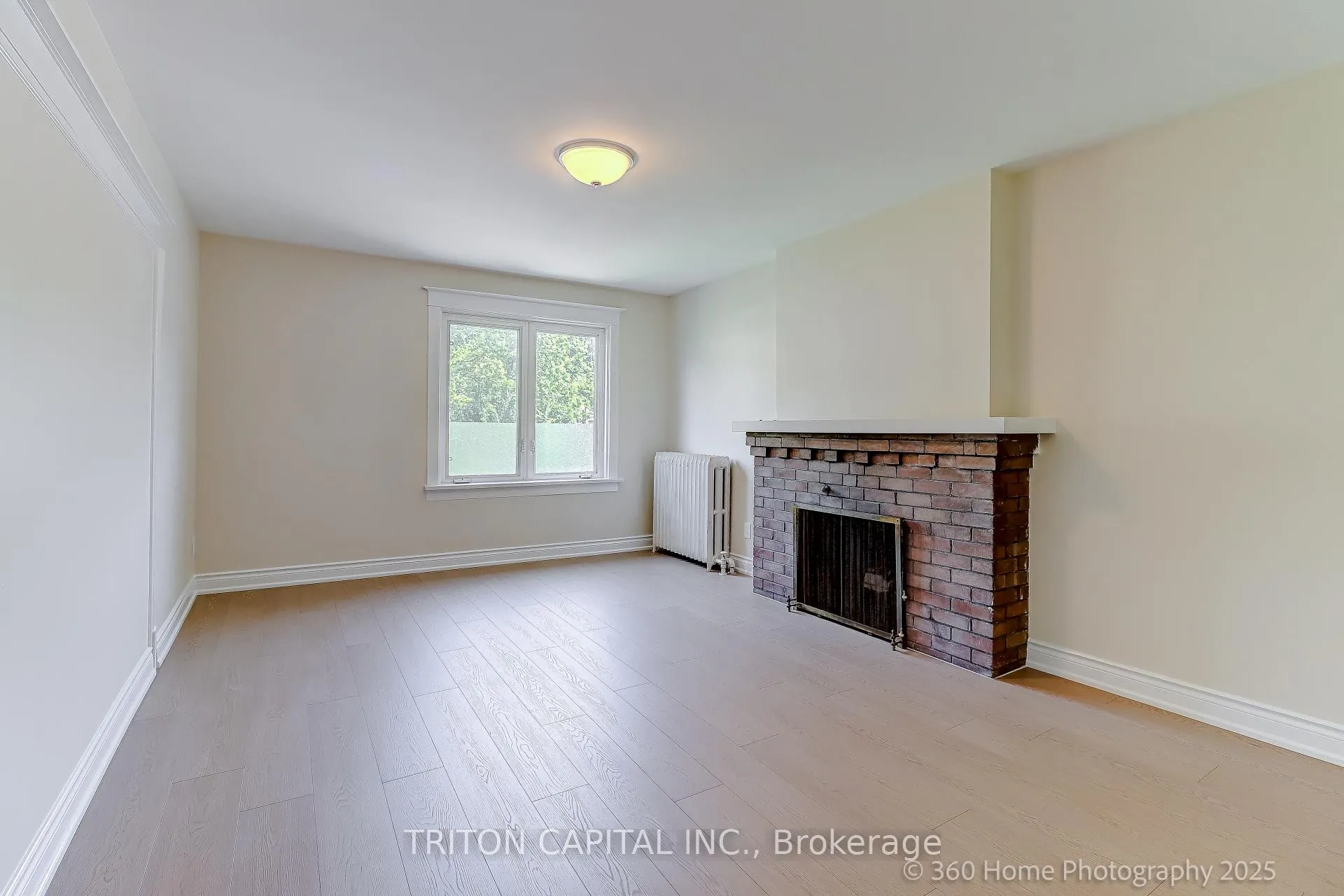 Photo 4 of Unit 3rd floor, 2387 Queen St E Street, Toronto, The Beaches — HOMEH