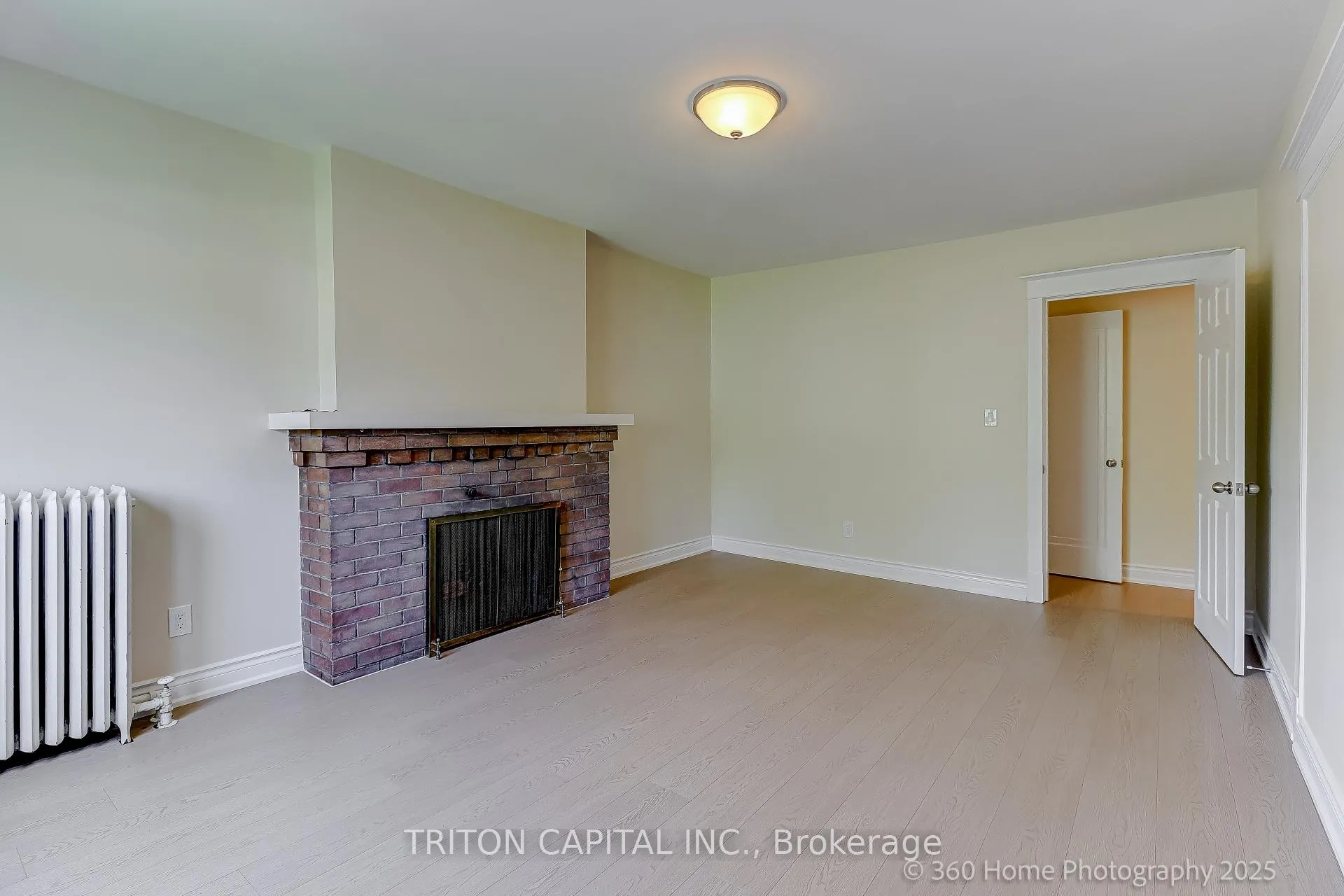 Photo 5 of Unit 3rd floor, 2387 Queen St E Street, Toronto, The Beaches — HOMEH