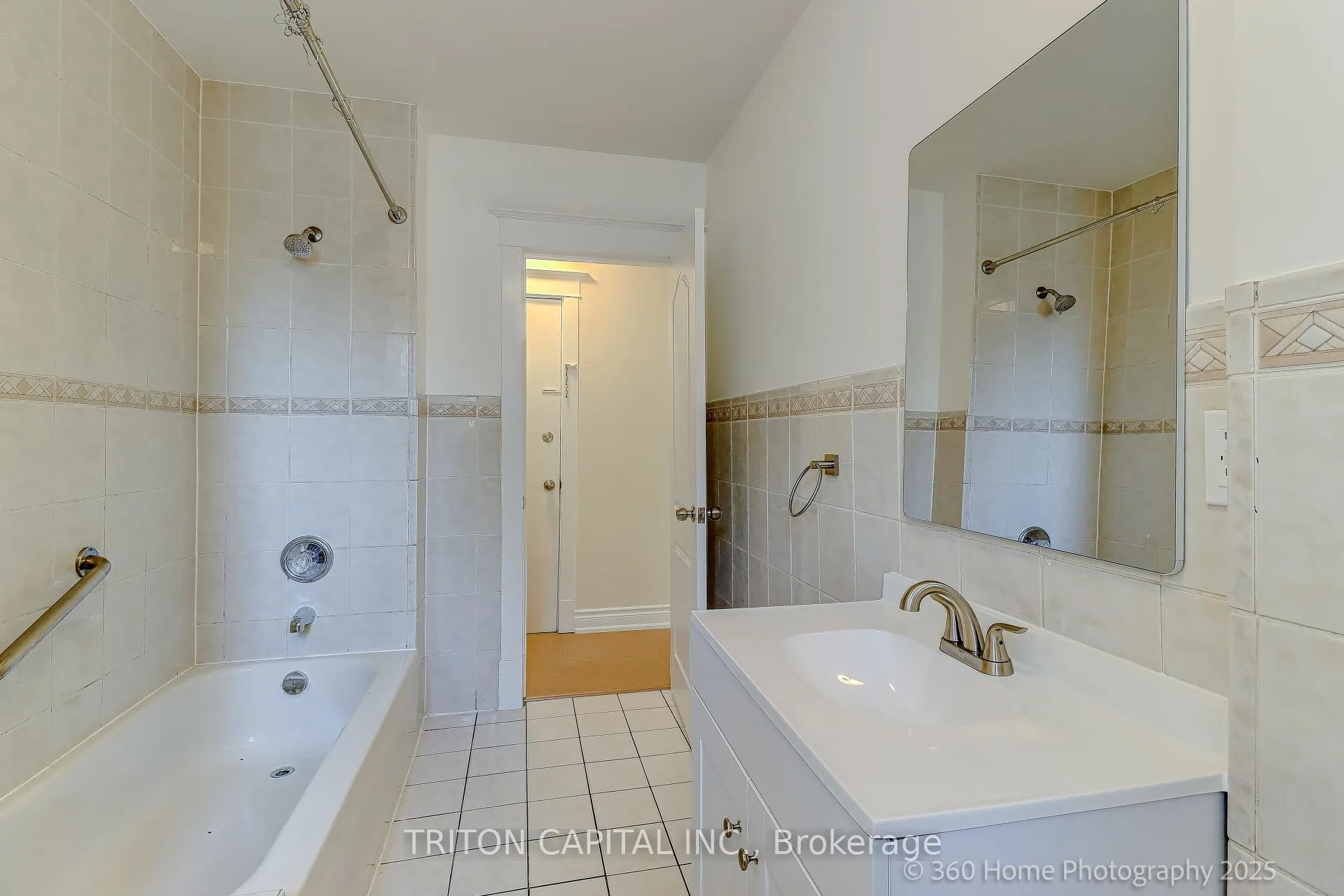 Photo 16 of Unit 3rd floor, 2387 Queen St E Street, Toronto, The Beaches — HOMEH