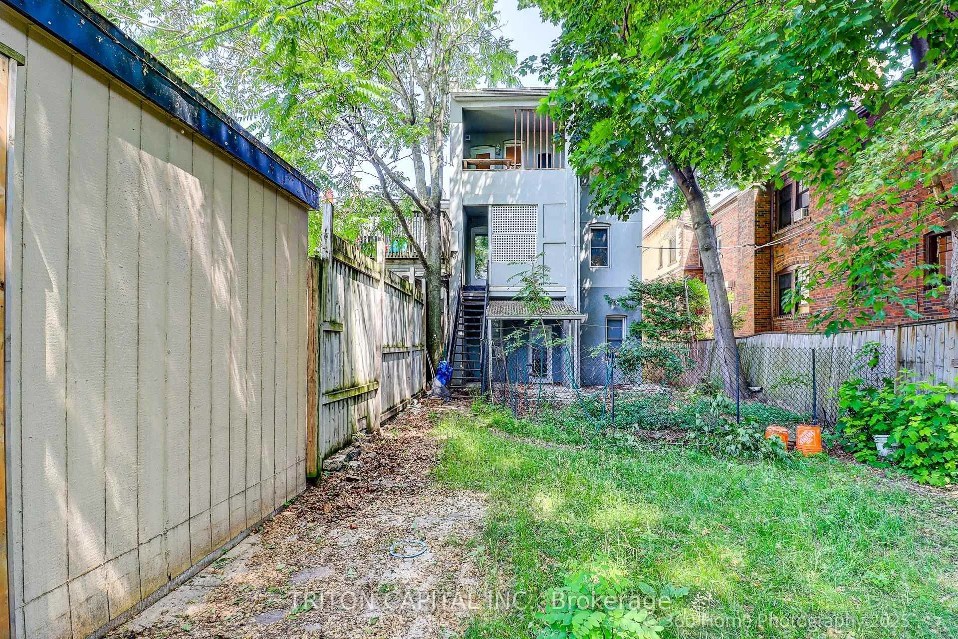 Photo 18 of Unit 3rd floor, 2387 Queen St E Street, Toronto, The Beaches — HOMEH