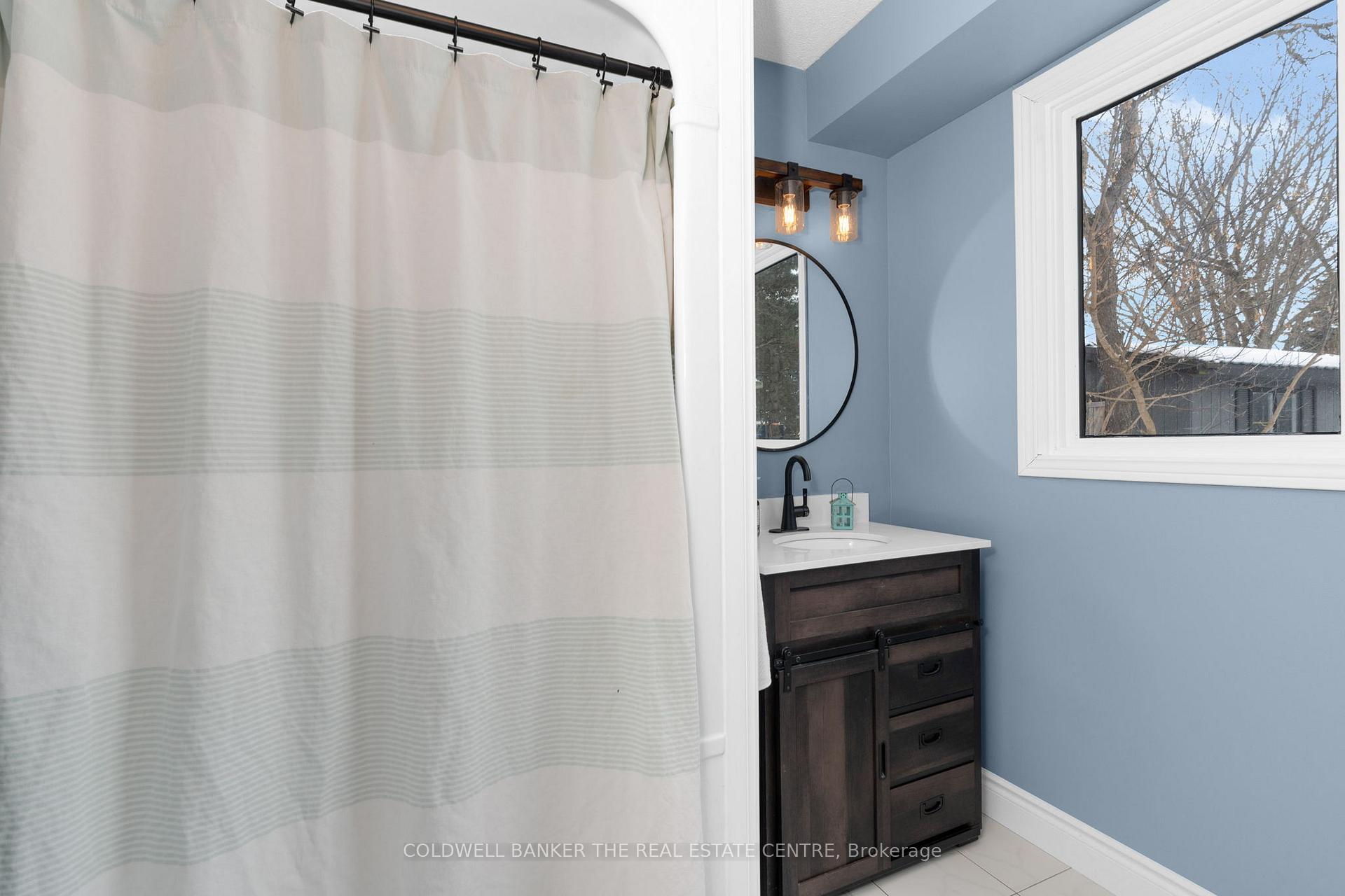 Photo 14 of 203 Camilla Crescent, Essa, Thornton — HOMEH