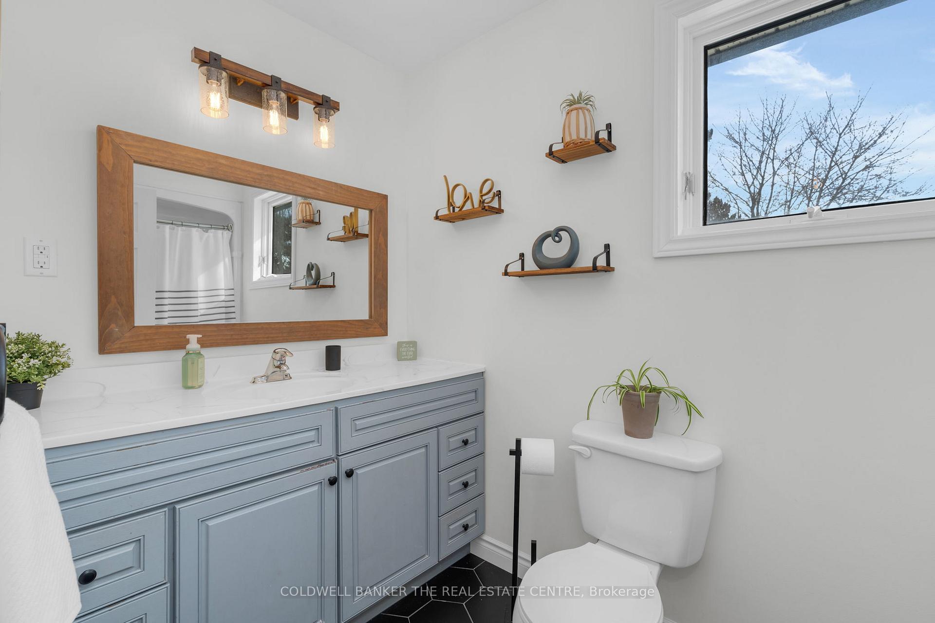 Photo 25 of 203 Camilla Crescent, Essa, Thornton — HOMEH