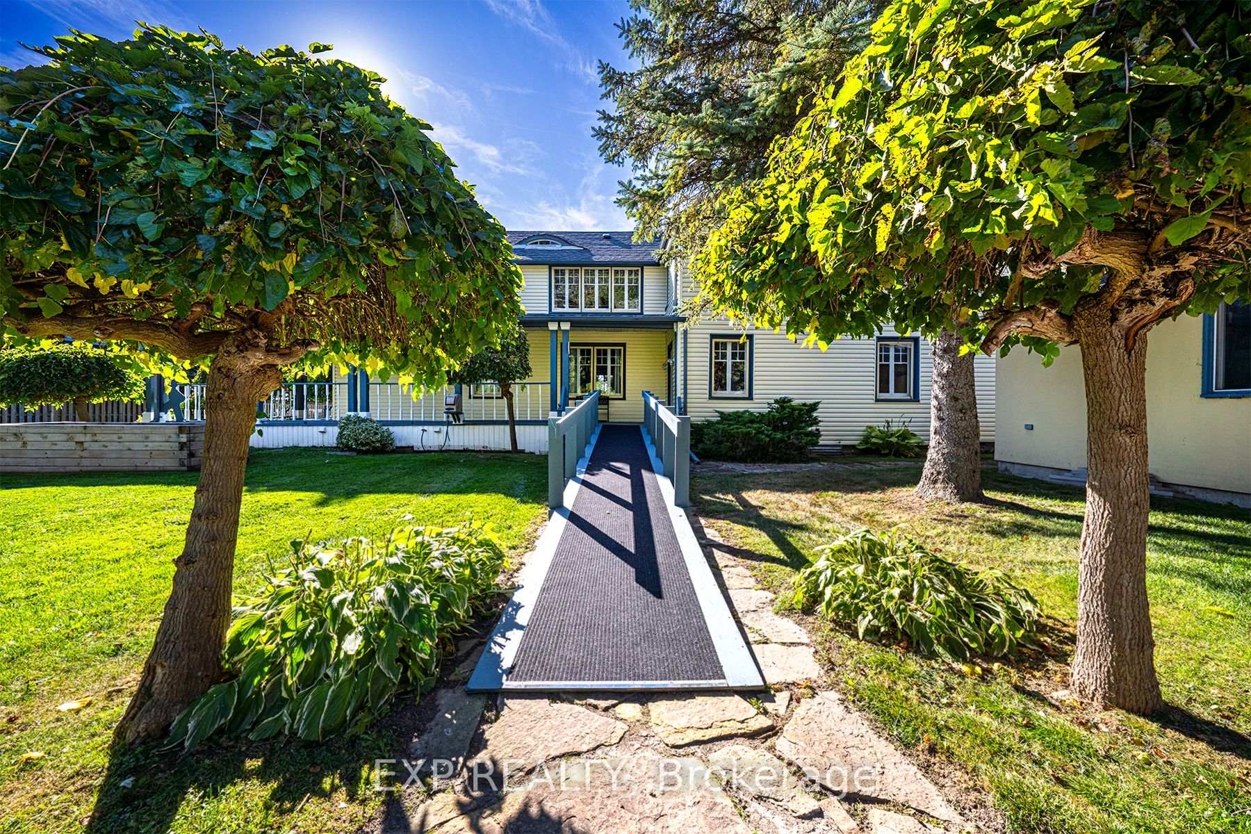 Photo 10 of 376 Lake Drive N, Georgina, Historic Lakeshore Communities — HOMEH