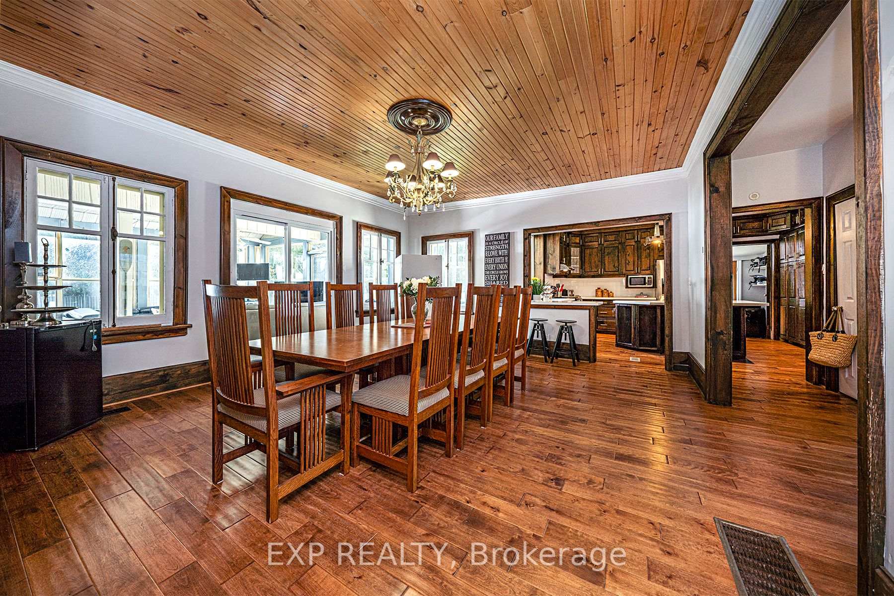 Photo 19 of 376 Lake Drive N, Georgina, Historic Lakeshore Communities — HOMEH