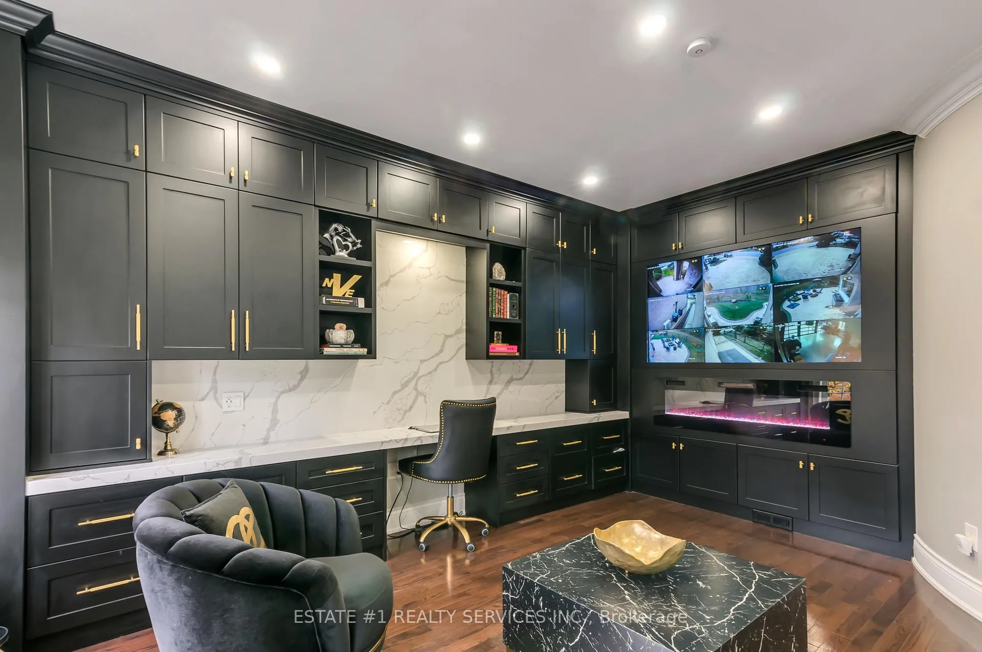 Photo 6 of 42 Beacon Hill Drive, Brampton, Credit Valley — HOMEH