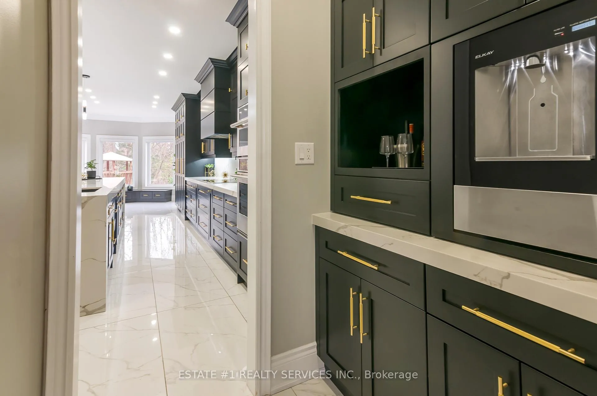 Photo 10 of 42 Beacon Hill Drive, Brampton, Credit Valley — HOMEH
