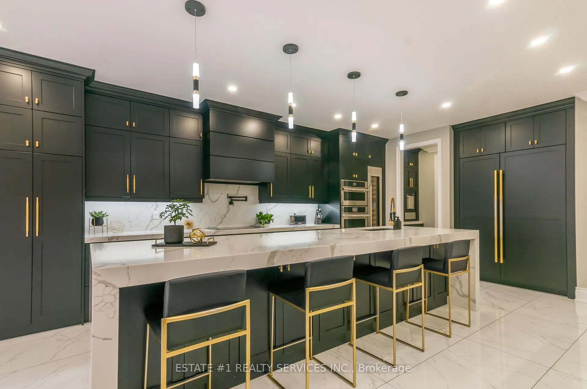 Photo 16 of 42 Beacon Hill Drive, Brampton, Credit Valley — HOMEH