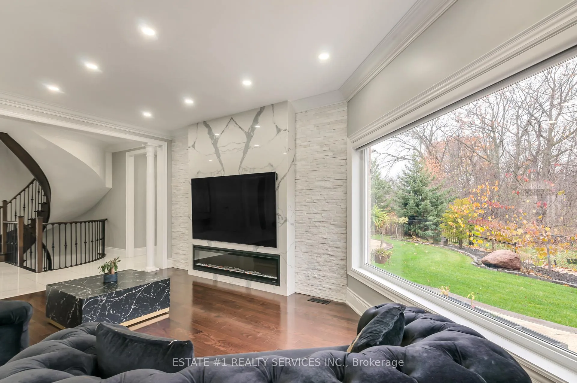 Photo 20 of 42 Beacon Hill Drive, Brampton, Credit Valley — HOMEH