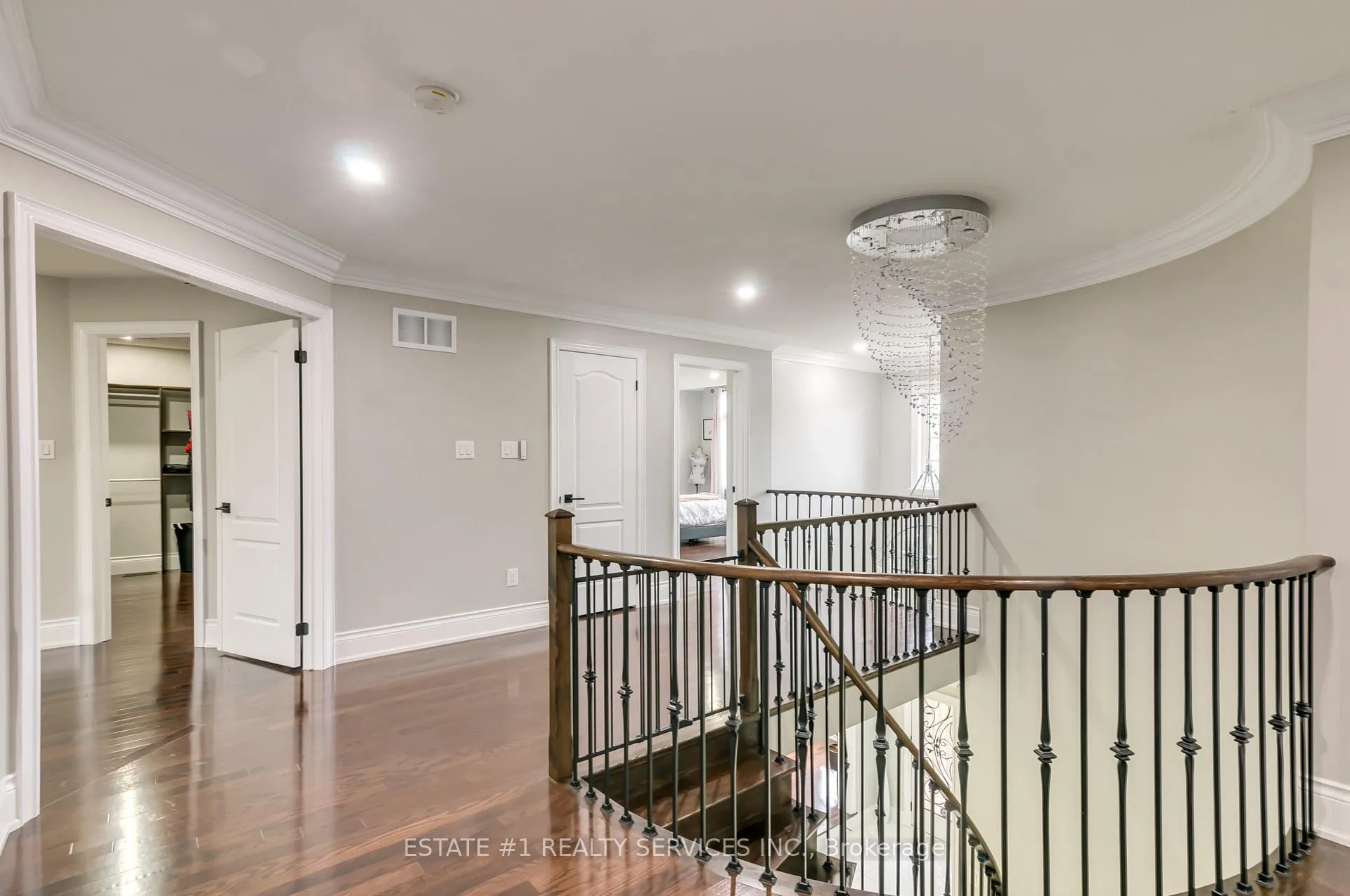 Photo 24 of 42 Beacon Hill Drive, Brampton, Credit Valley — HOMEH