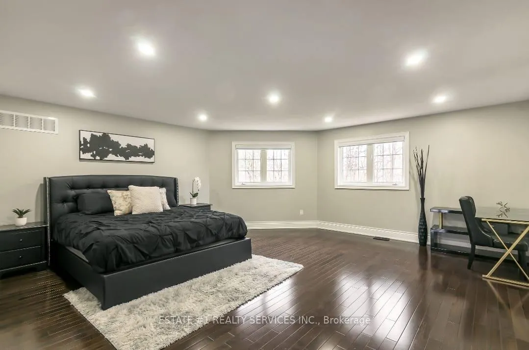 Photo 33 of 42 Beacon Hill Drive, Brampton, Credit Valley — HOMEH