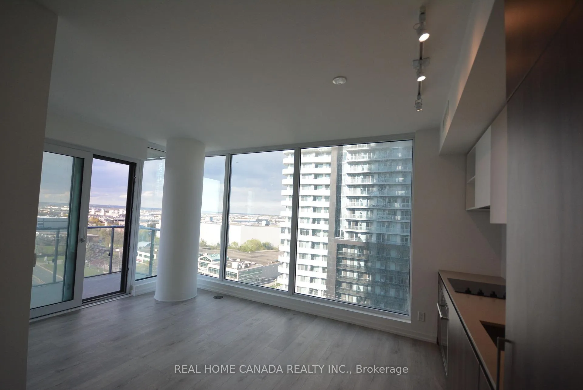 Photo 4 of Unit 1109, 7890 Jane Street, Vaughan, Vaughan Corporate Centre — HOMEH