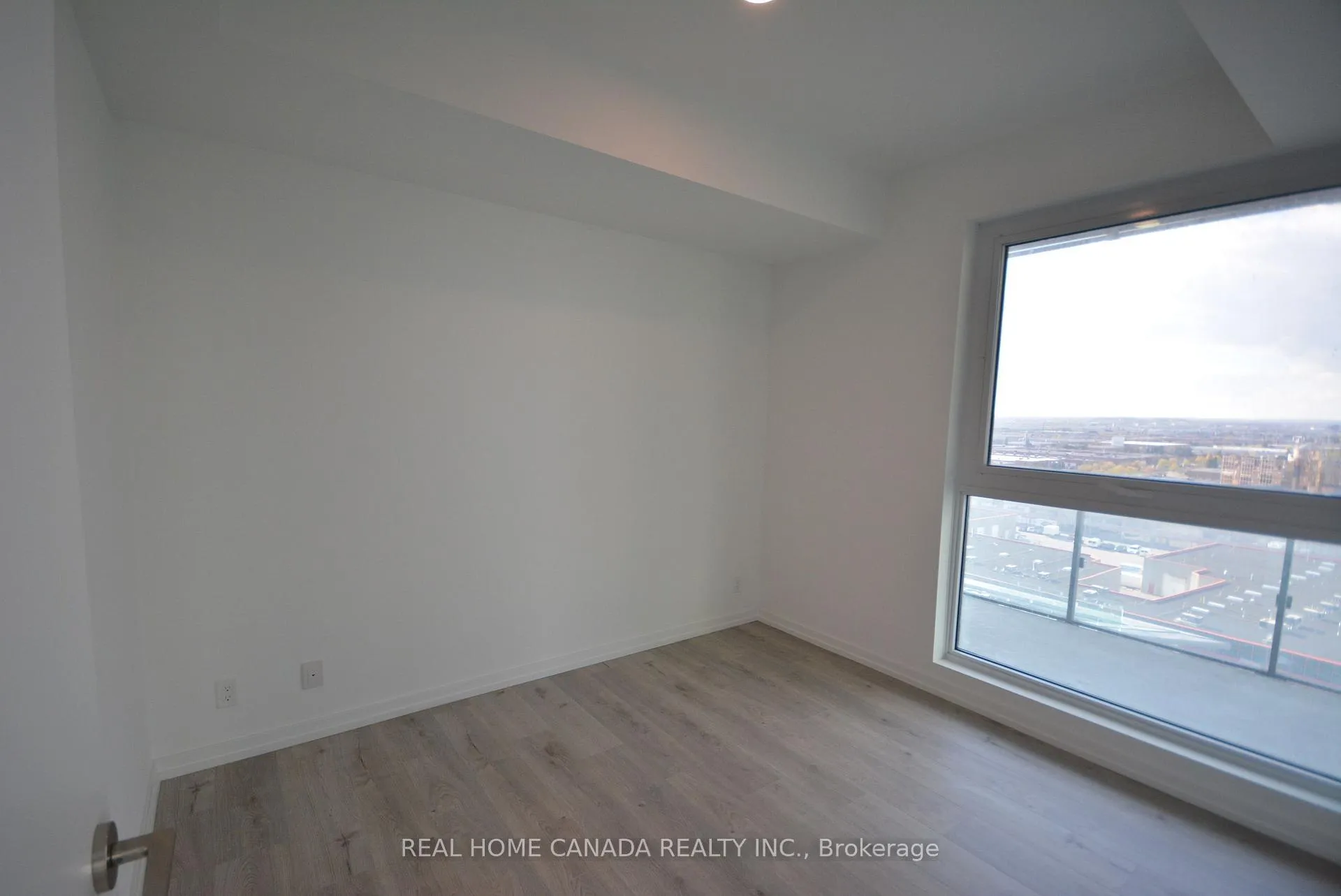 Photo 7 of Unit 1109, 7890 Jane Street, Vaughan, Vaughan Corporate Centre — HOMEH