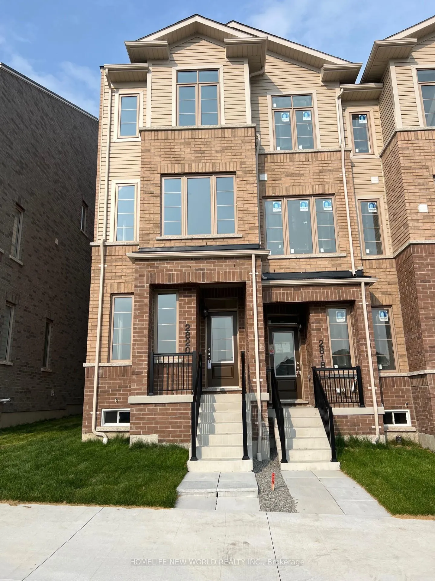 Photo 2 of 2820 Tippett Mews, Pickering, Rural Pickering — HOMEH