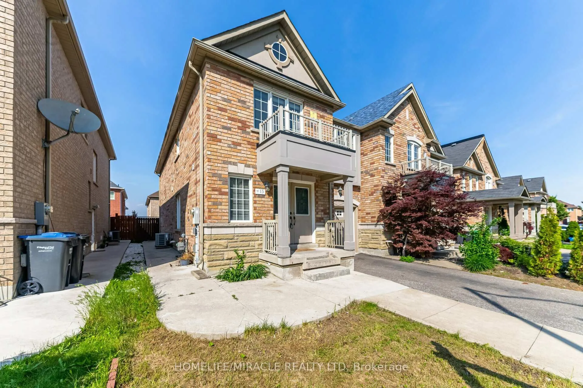 Photo 2 of 13 Nutwood Way, Brampton, Sandringham-Wellington — HOMEH