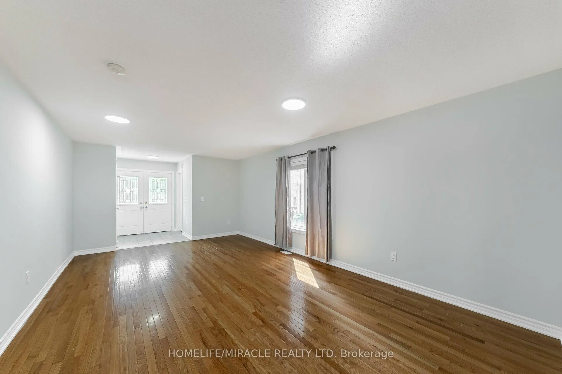 Photo 5 of 13 Nutwood Way, Brampton, Sandringham-Wellington — HOMEH
