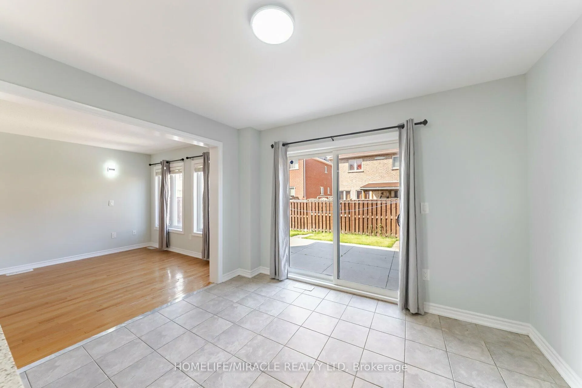 Photo 13 of 13 Nutwood Way, Brampton, Sandringham-Wellington — HOMEH
