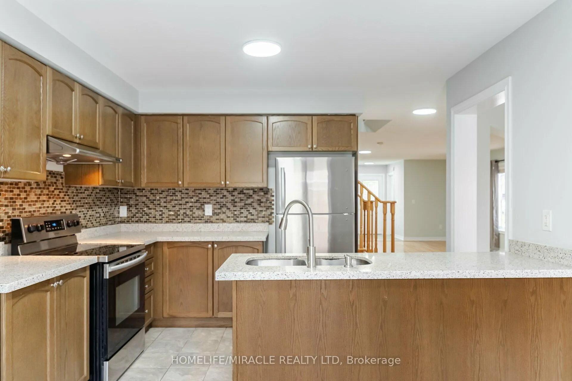 Photo 15 of 13 Nutwood Way, Brampton, Sandringham-Wellington — HOMEH