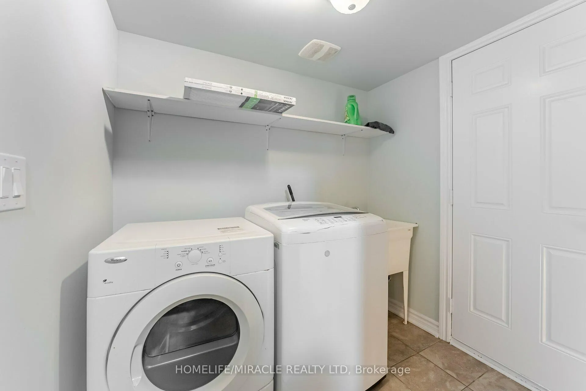 Photo 17 of 13 Nutwood Way, Brampton, Sandringham-Wellington — HOMEH