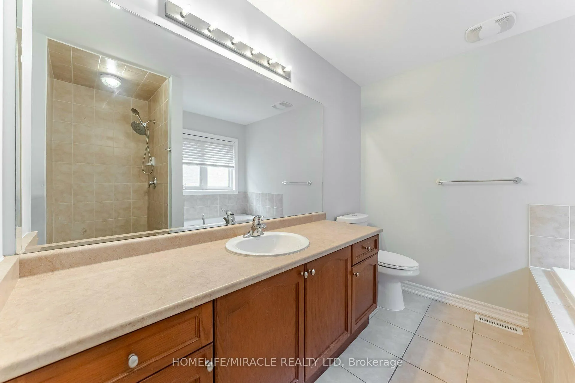 Photo 24 of 13 Nutwood Way, Brampton, Sandringham-Wellington — HOMEH