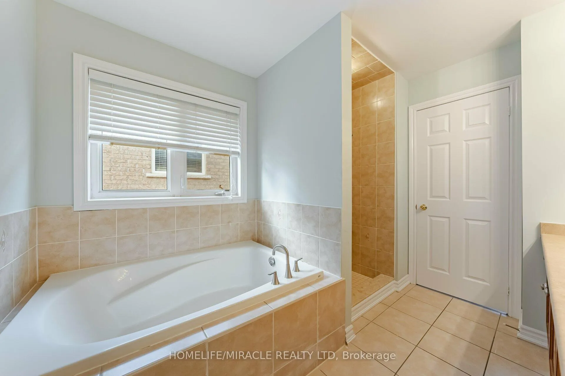 Photo 25 of 13 Nutwood Way, Brampton, Sandringham-Wellington — HOMEH