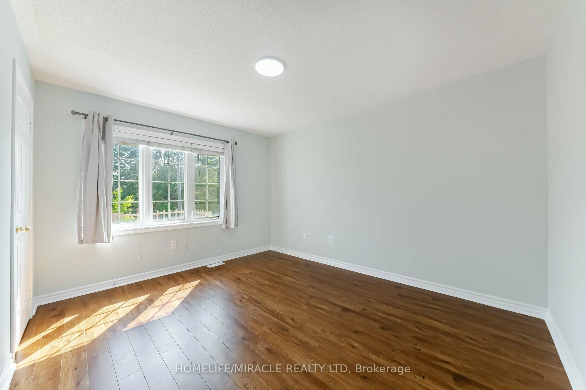 Photo 30 of 13 Nutwood Way, Brampton, Sandringham-Wellington — HOMEH