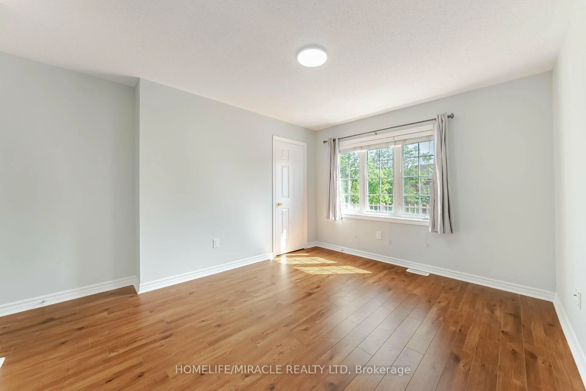 Photo 32 of 13 Nutwood Way, Brampton, Sandringham-Wellington — HOMEH