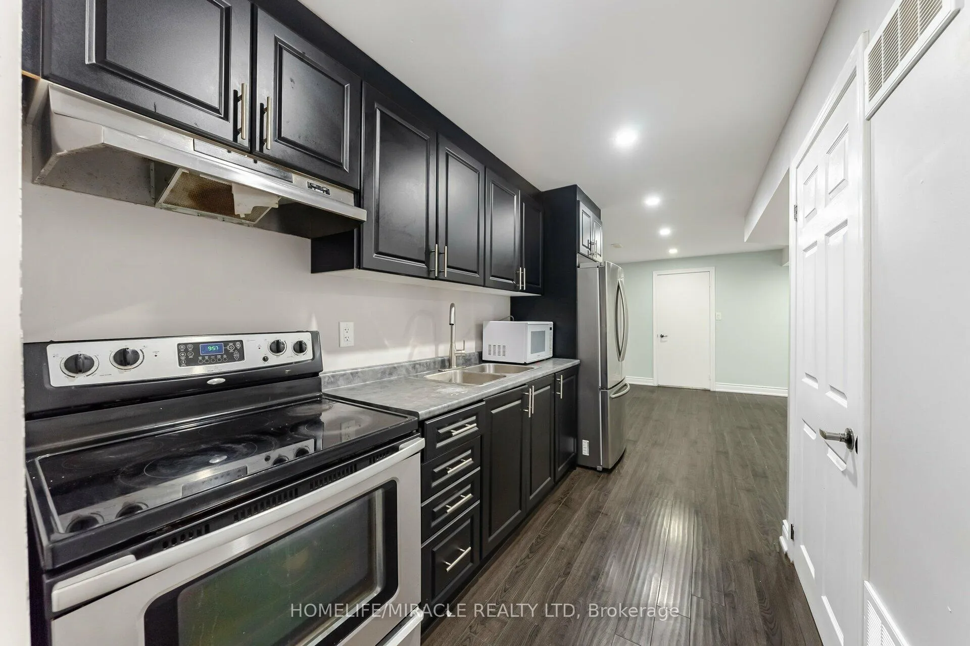 Photo 35 of 13 Nutwood Way, Brampton, Sandringham-Wellington — HOMEH