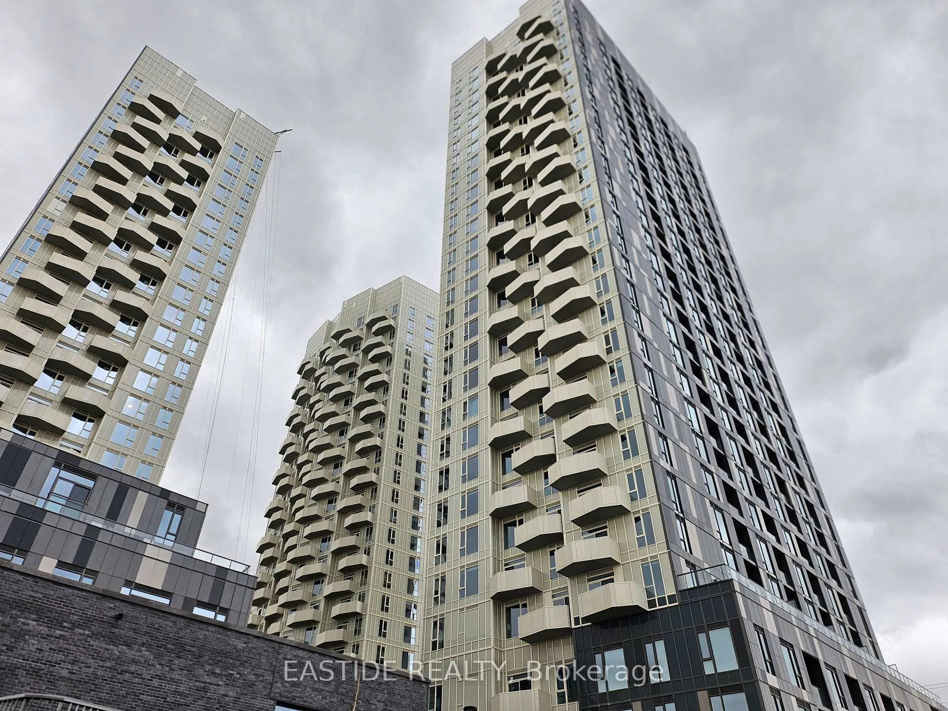 Photo 1 of Unit 2508, 498 Caldari Road, Vaughan, Concord — HOMEH