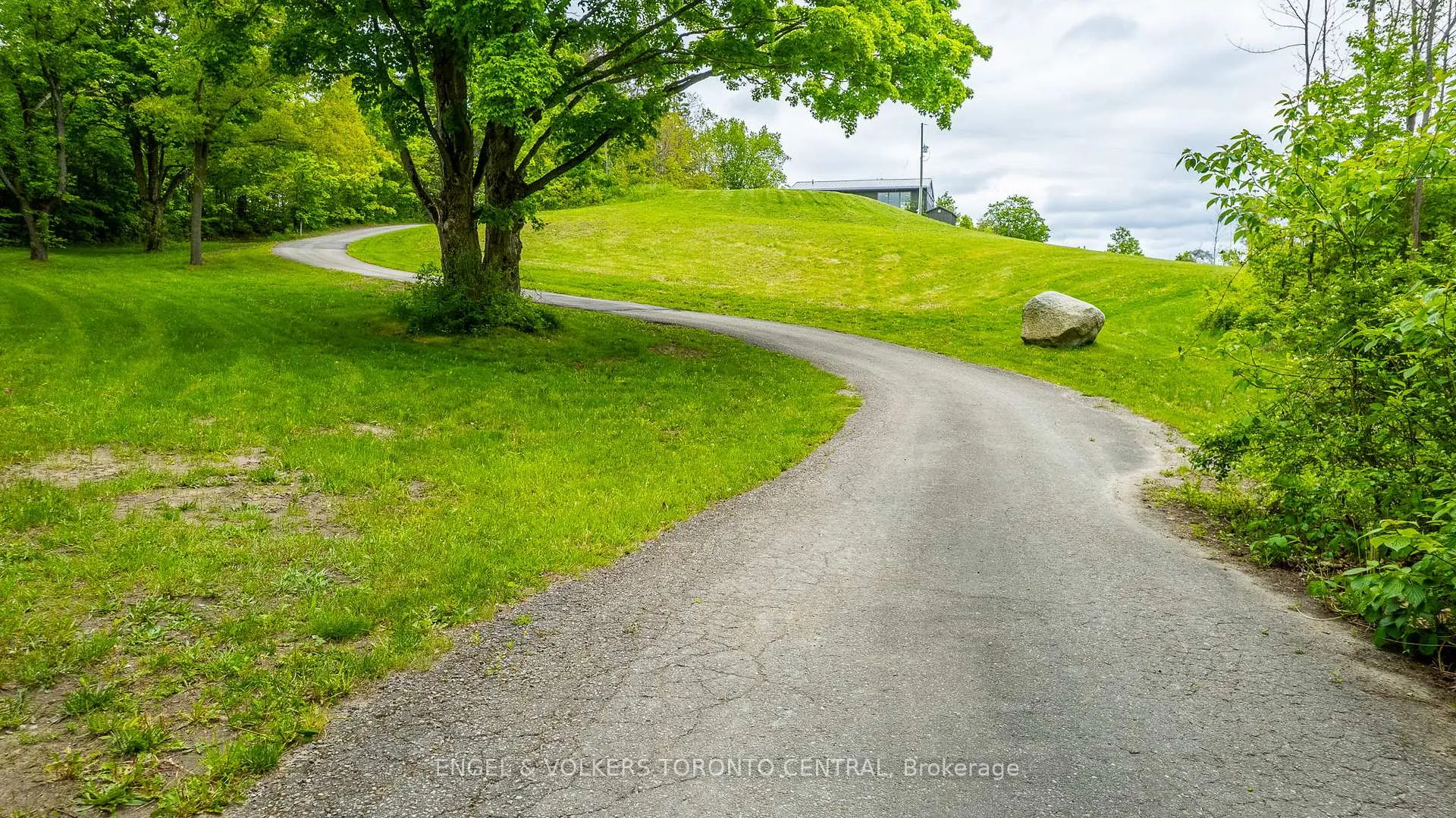 Photo 37 of 795481 3rd Line EHS, Mono, Rural Mono — HOMEH