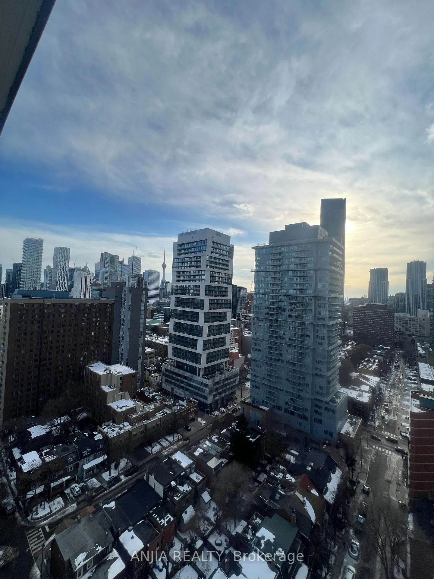 Front of Unit 2204, 308 Jarvis Street