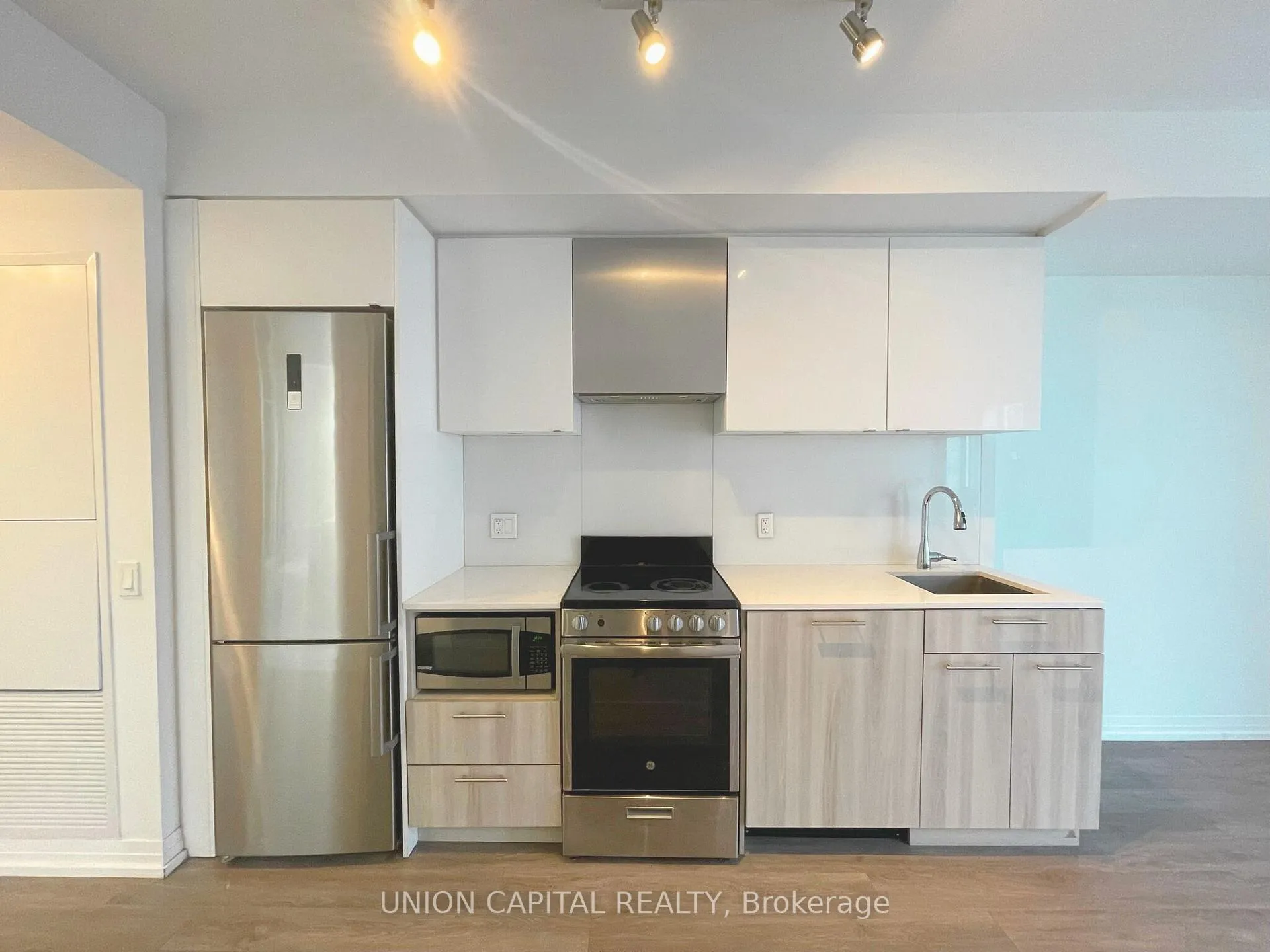 Photo 2 of Unit 1830, 251 Jarvis Street, Toronto, Church-Yonge Corridor — HOMEH
